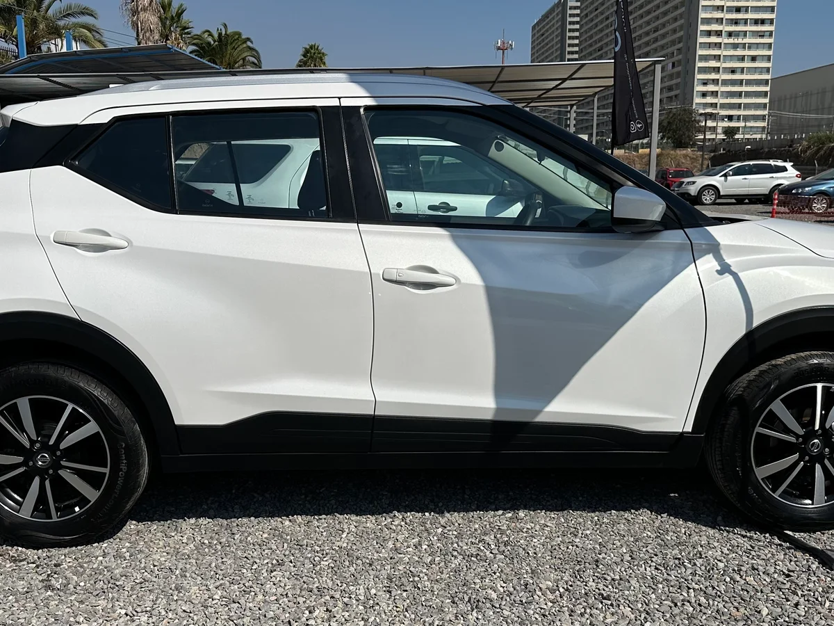 NISSAN KICKS 1.6 MANUAL SENSE, UNICO DUEÑO, MANTENCIONES - Miniatura 4