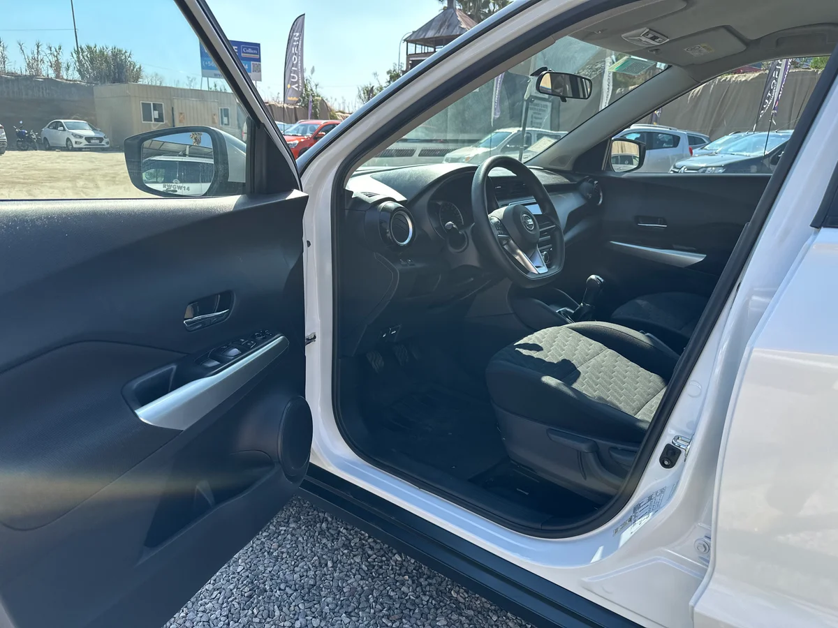 NISSAN KICKS 1.6 MANUAL SENSE, UNICO DUEÑO, MANTENCIONES - Miniatura 12