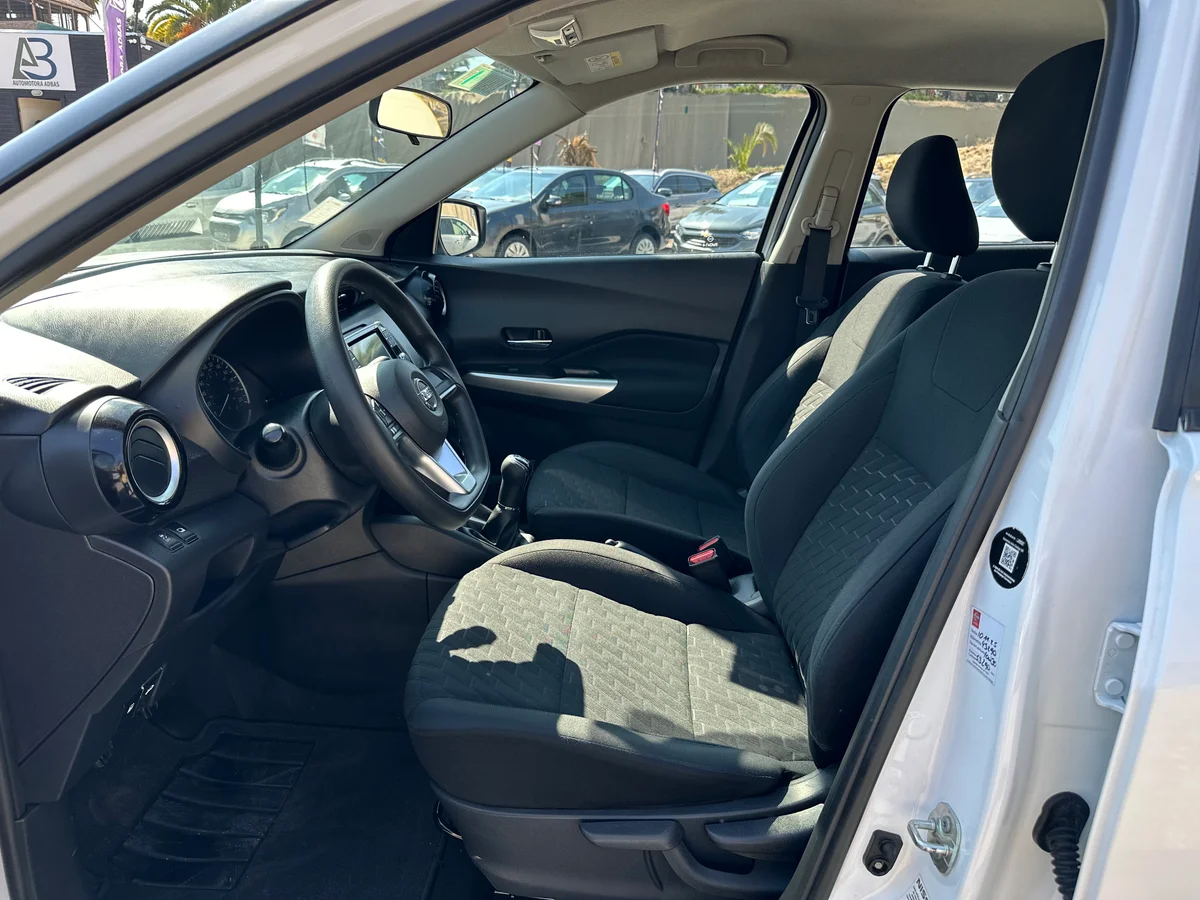 NISSAN KICKS 1.6 MANUAL SENSE, UNICO DUEÑO, MANTENCIONES - Miniatura 13