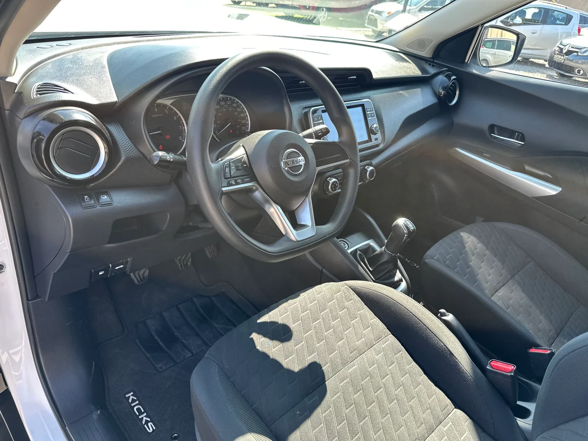 NISSAN KICKS 1.6 MANUAL SENSE, UNICO DUEÑO, MANTENCIONES - Miniatura 14