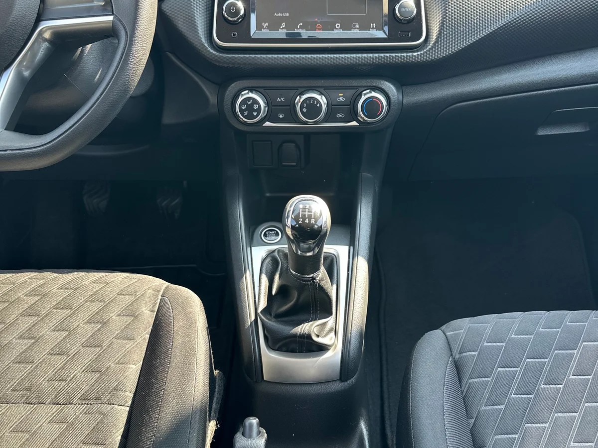 NISSAN KICKS 1.6 MANUAL SENSE, UNICO DUEÑO, MANTENCIONES - Miniatura 18