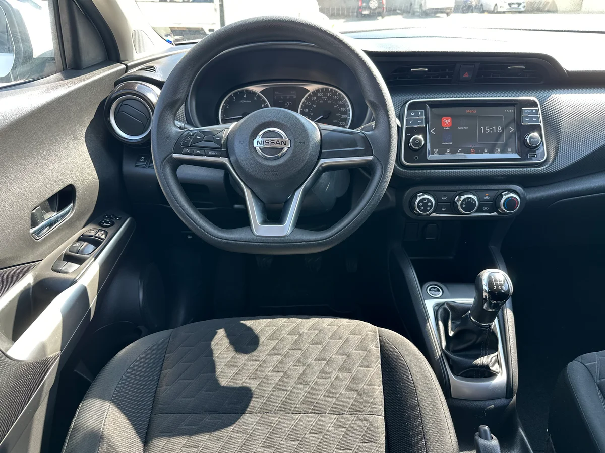 NISSAN KICKS 1.6 MANUAL SENSE, UNICO DUEÑO, MANTENCIONES - Miniatura 20
