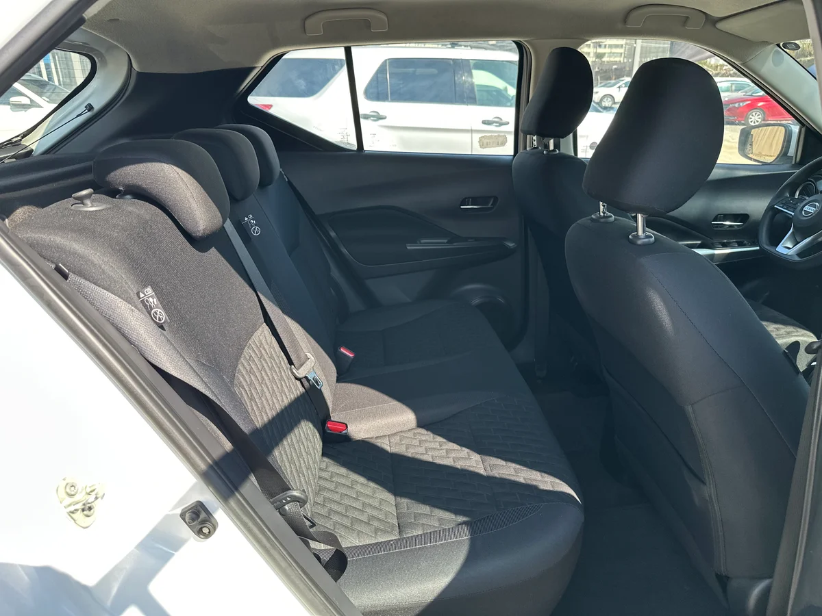 NISSAN KICKS 1.6 MANUAL SENSE, UNICO DUEÑO, MANTENCIONES - Miniatura 21