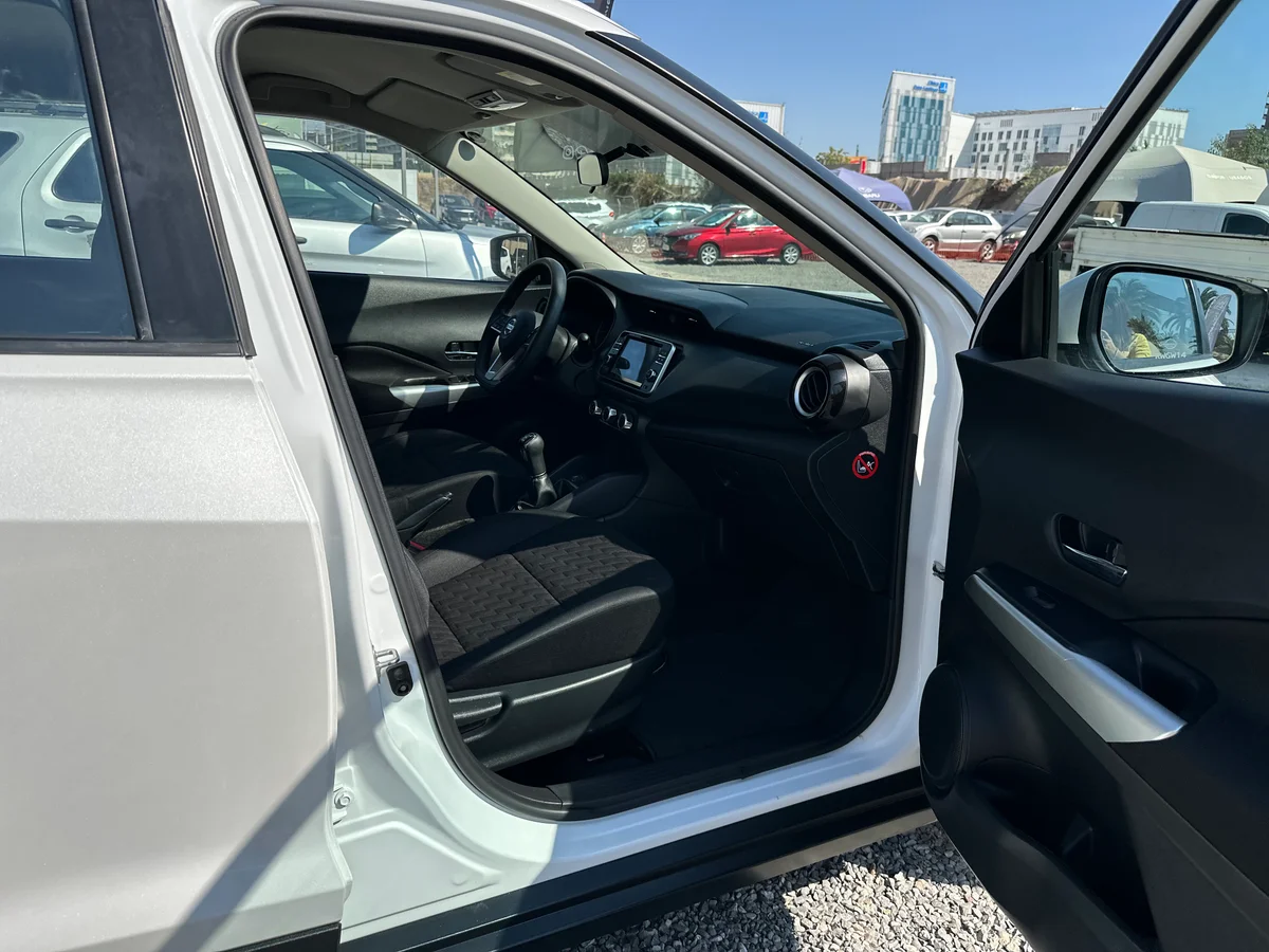 NISSAN KICKS 1.6 MANUAL SENSE, UNICO DUEÑO, MANTENCIONES - Miniatura 22