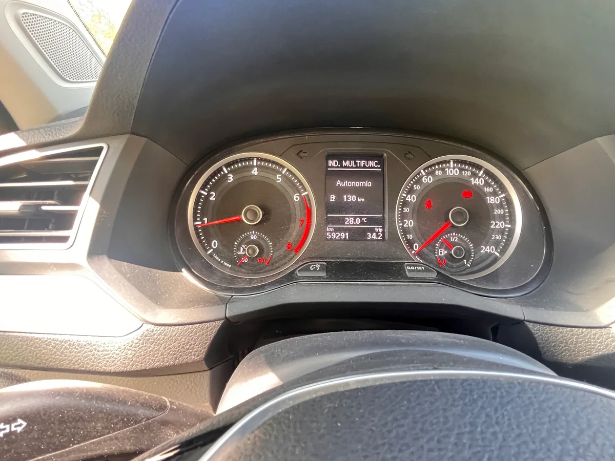 Volkswagen Voyage 2022 - Miniatura 9