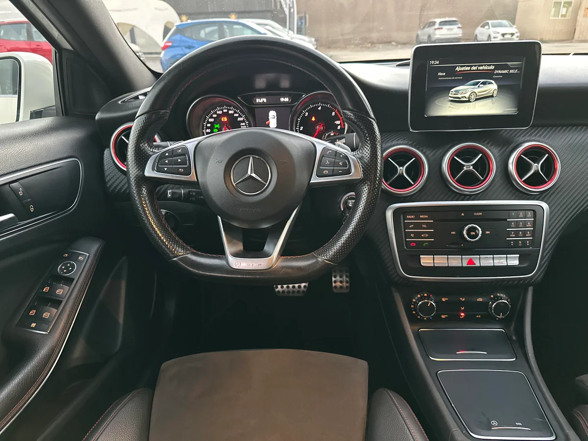 MERCEDES BENZ A 200 2.1 CDI DCT AUT LOOK AMG DIESEL - Miniatura 25