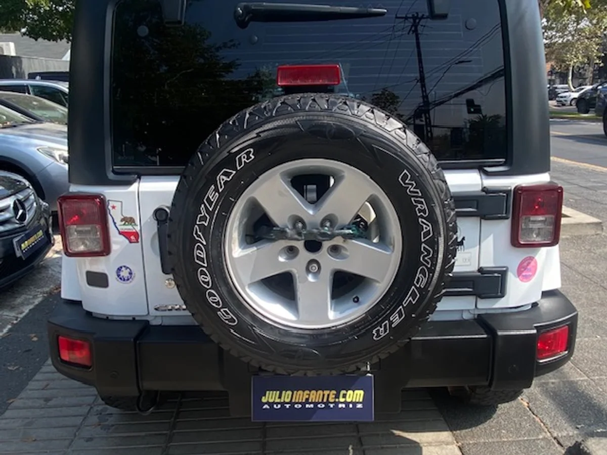 JEEP WRANGLER UNLTD Sahara 4x4 2.8 2015 - Miniatura 4