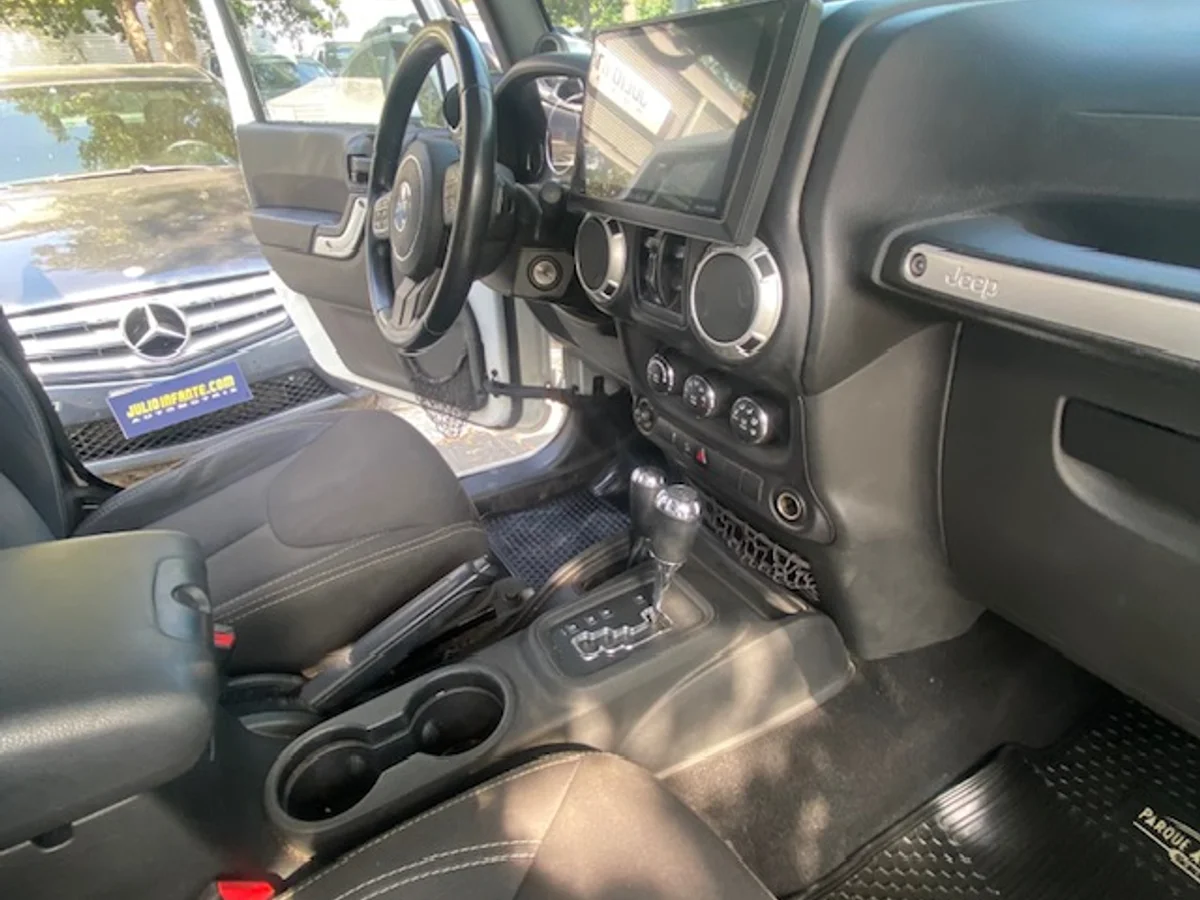 JEEP WRANGLER UNLTD Sahara 4x4 2.8 2015 - Miniatura 16