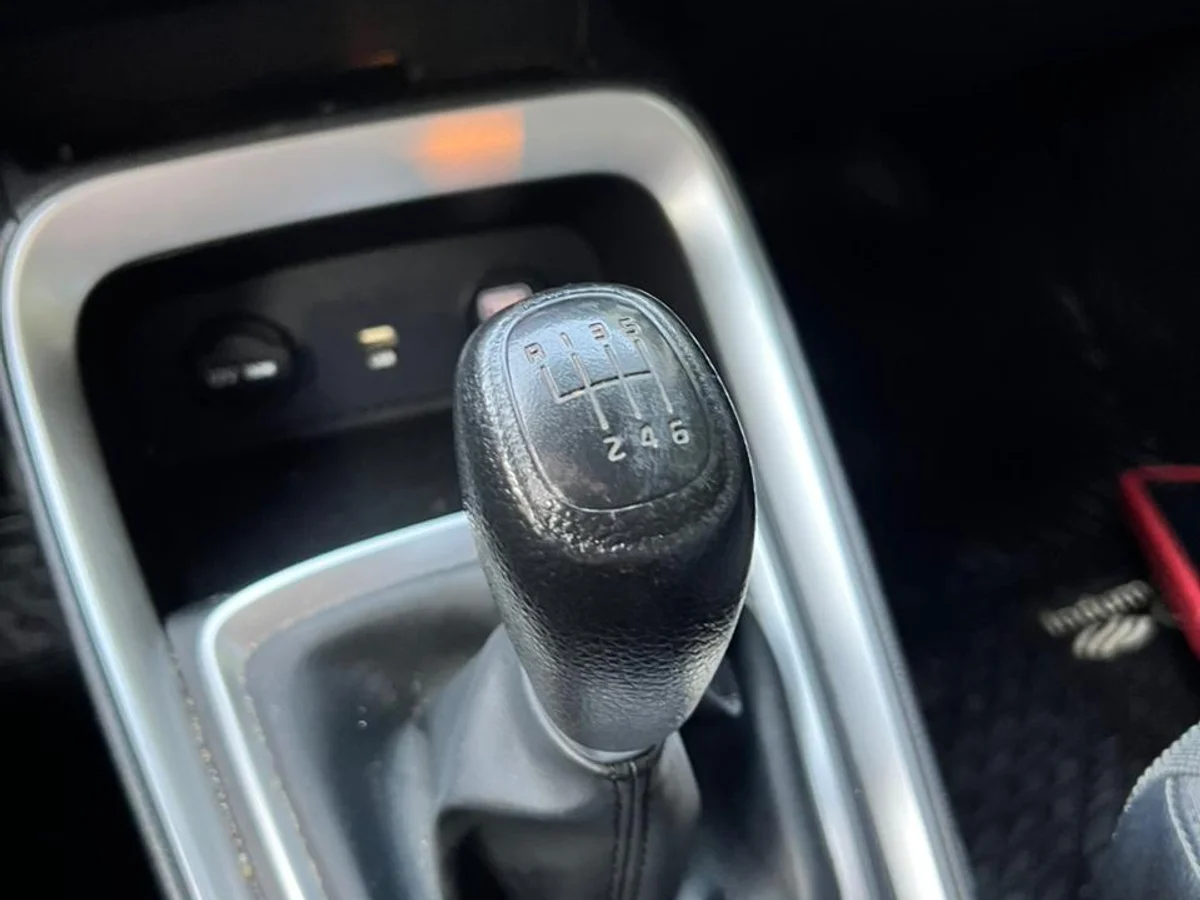 KIA SONET EX 1.5L MT AÑO 2022 - Miniatura 19