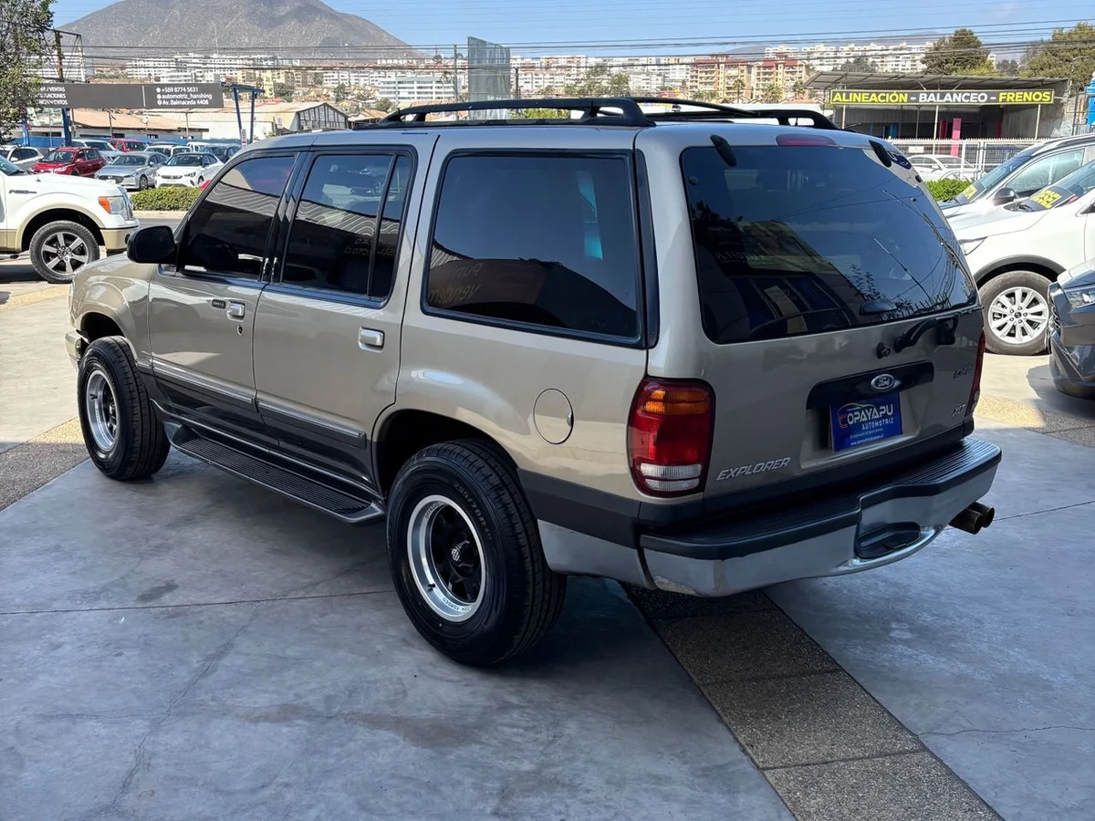 FORD EXPLORER XLT 4.0 AUT 4.0 XLT 4WD AT 5P - Miniatura 5