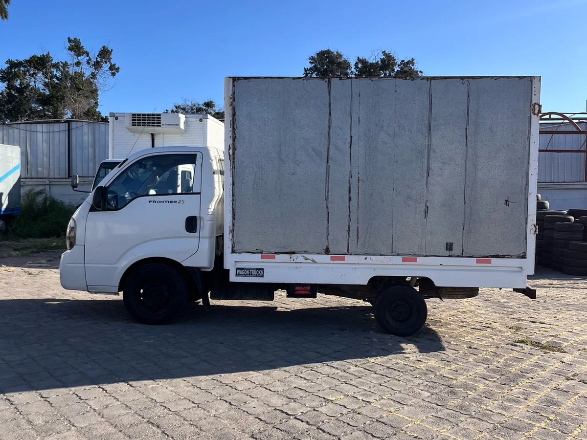 KIA FRONTIER 2.5 - Miniatura 2