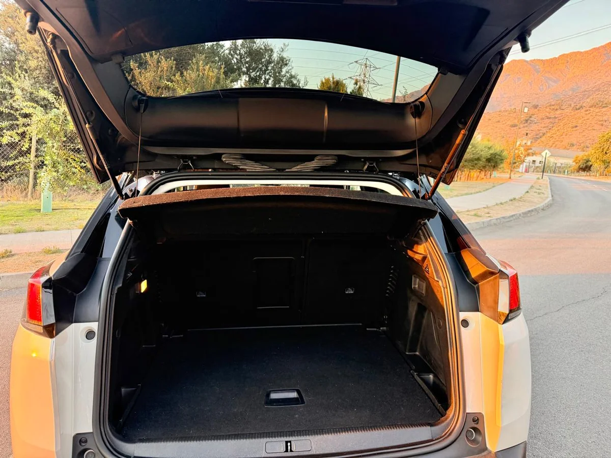 PEUGEOT 3008 ALLURE HDI 1.5 AUT - Miniatura 4