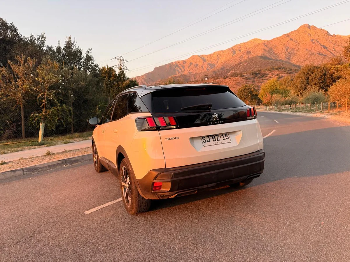 PEUGEOT 3008 ALLURE HDI 1.5 AUT - Miniatura 12