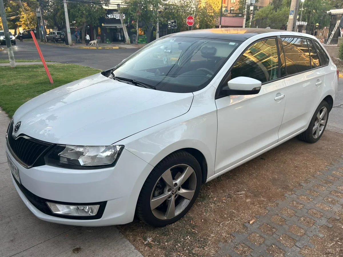 SKODA RAPID SPACEBACK 1.2L MT6 AÑO 2016 - Miniatura 3