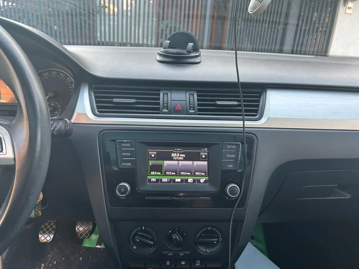 SKODA RAPID SPACEBACK 1.2L MT6 AÑO 2016 - Miniatura 9