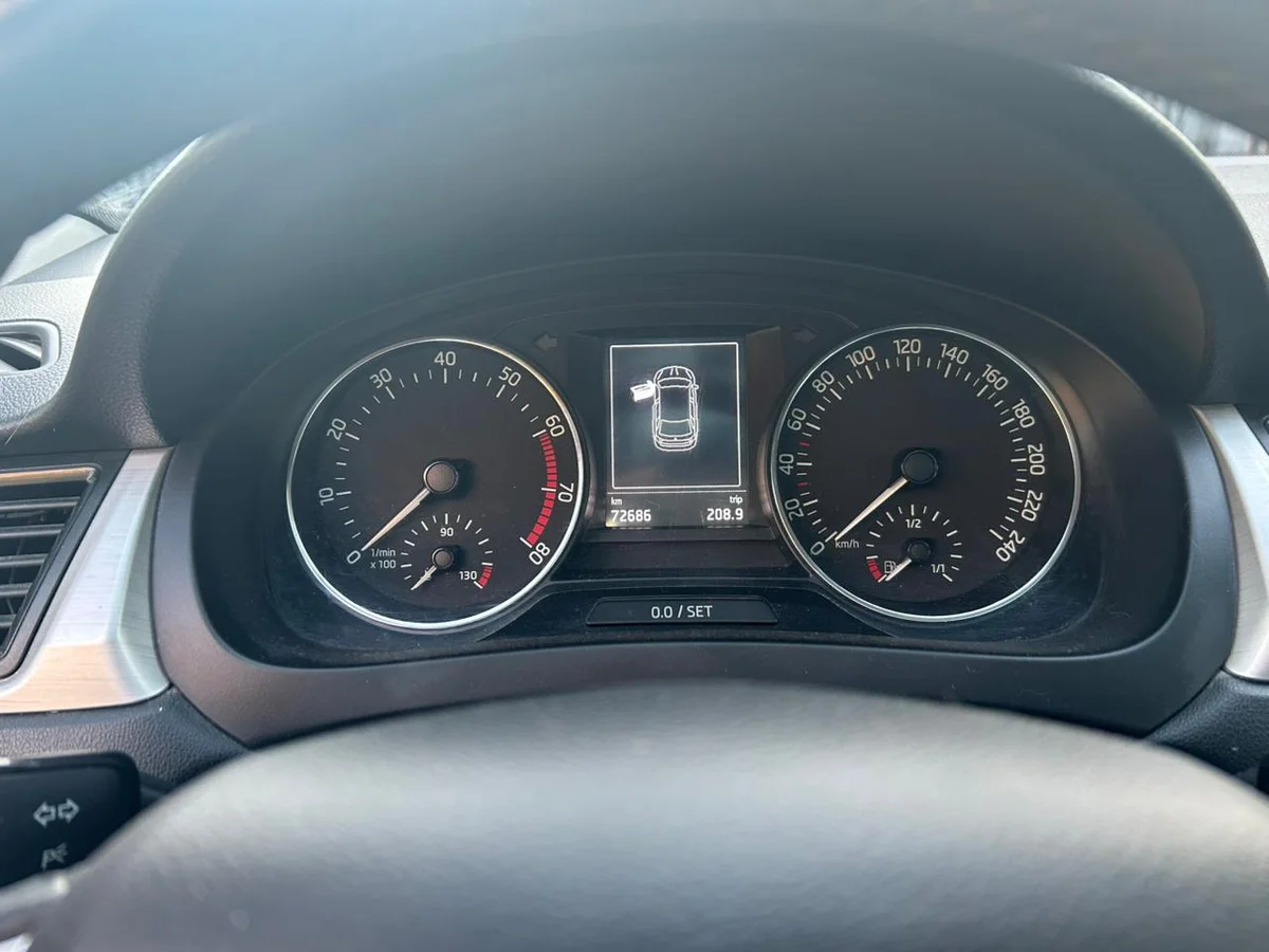 SKODA RAPID SPACEBACK 1.2L MT6 AÑO 2016 - Miniatura 14