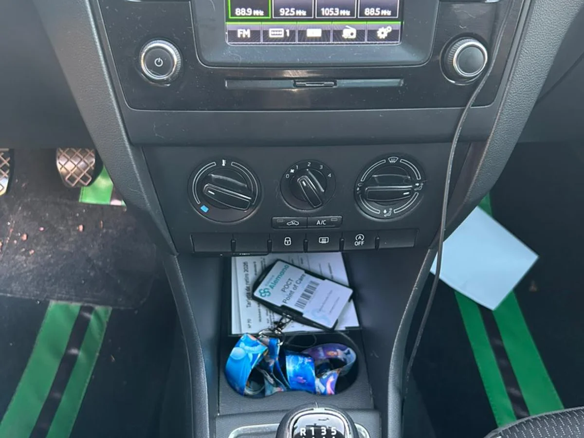 SKODA RAPID SPACEBACK 1.2L MT6 AÑO 2016 - Miniatura 15