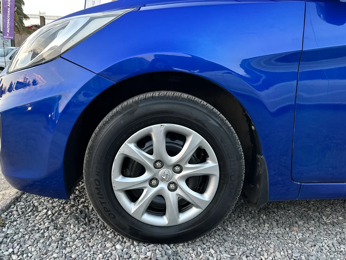HYUNDAI ACCENT 1.4 RB HB GLS AC 2AB ABS - Miniatura 9