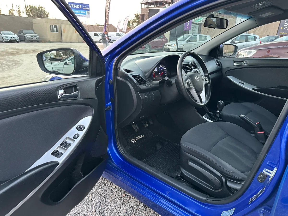 HYUNDAI ACCENT 1.4 RB HB GLS AC 2AB ABS - Miniatura 12