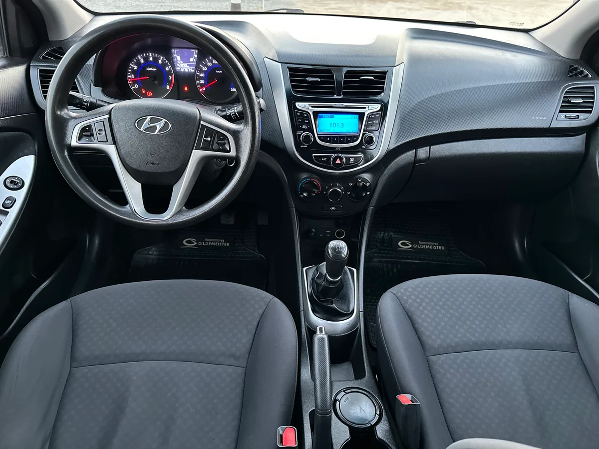 HYUNDAI ACCENT 1.4 RB HB GLS AC 2AB ABS - Miniatura 17