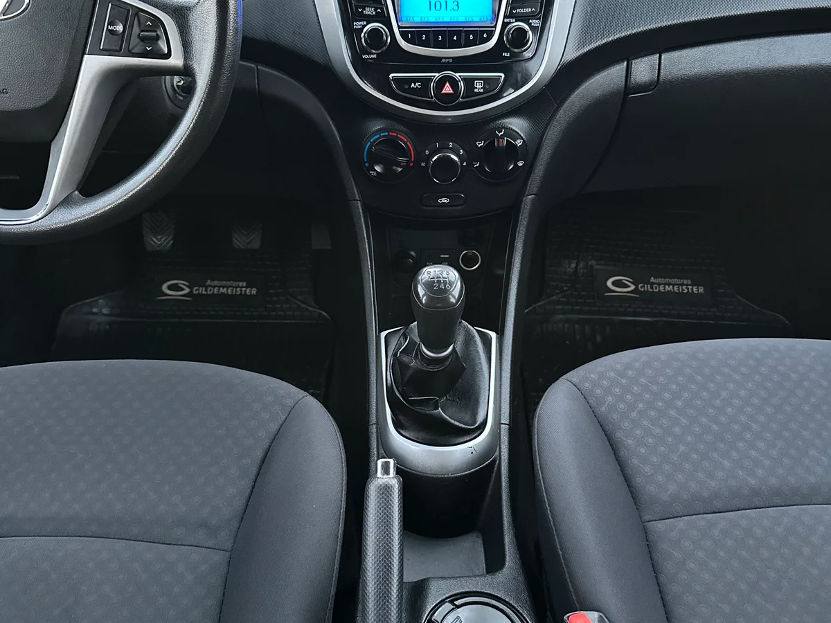 HYUNDAI ACCENT 1.4 RB HB GLS AC 2AB ABS - Miniatura 18