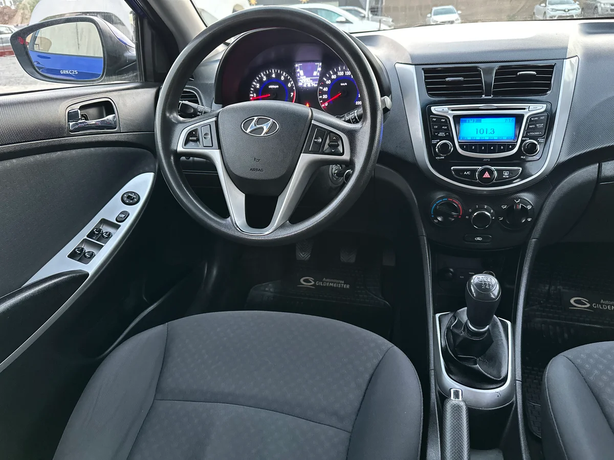 HYUNDAI ACCENT 1.4 RB HB GLS AC 2AB ABS - Miniatura 19