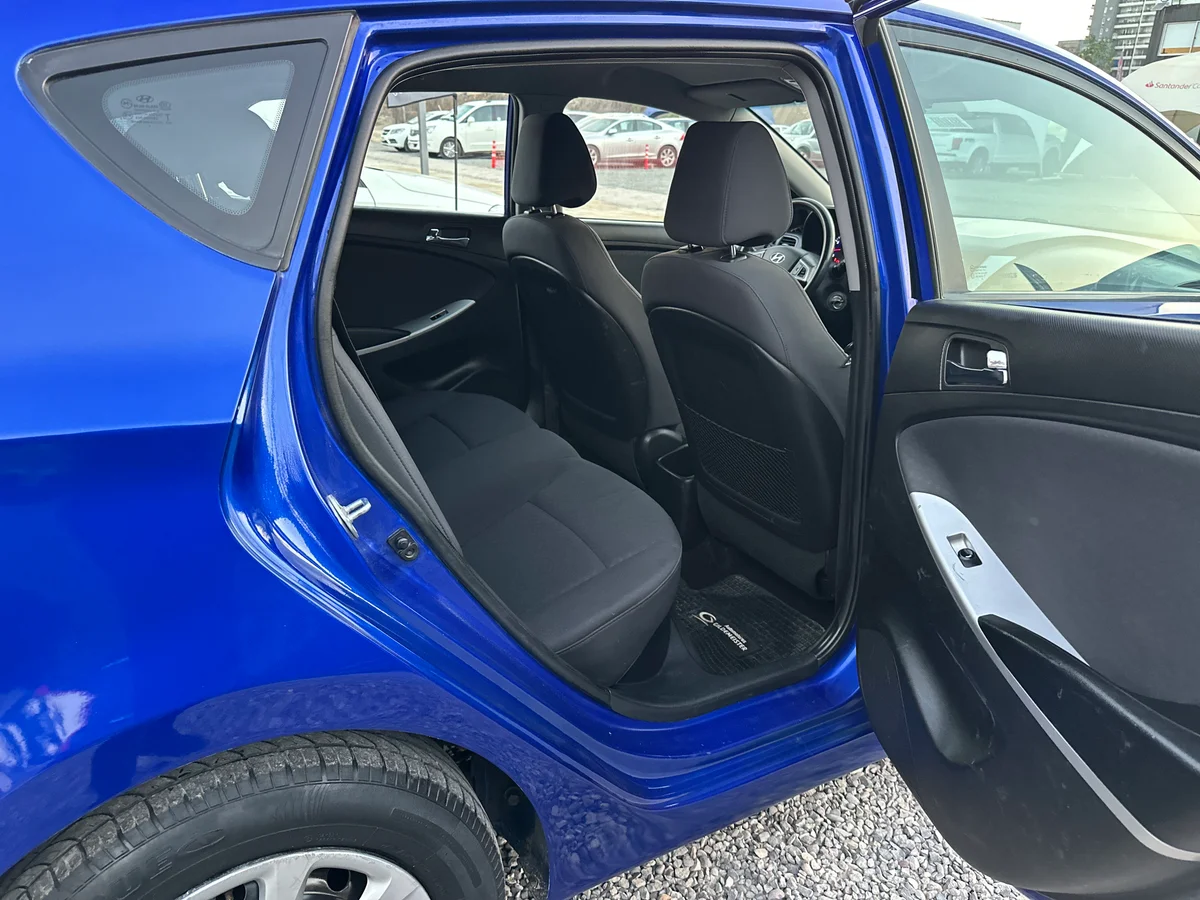 HYUNDAI ACCENT 1.4 RB HB GLS AC 2AB ABS - Miniatura 21