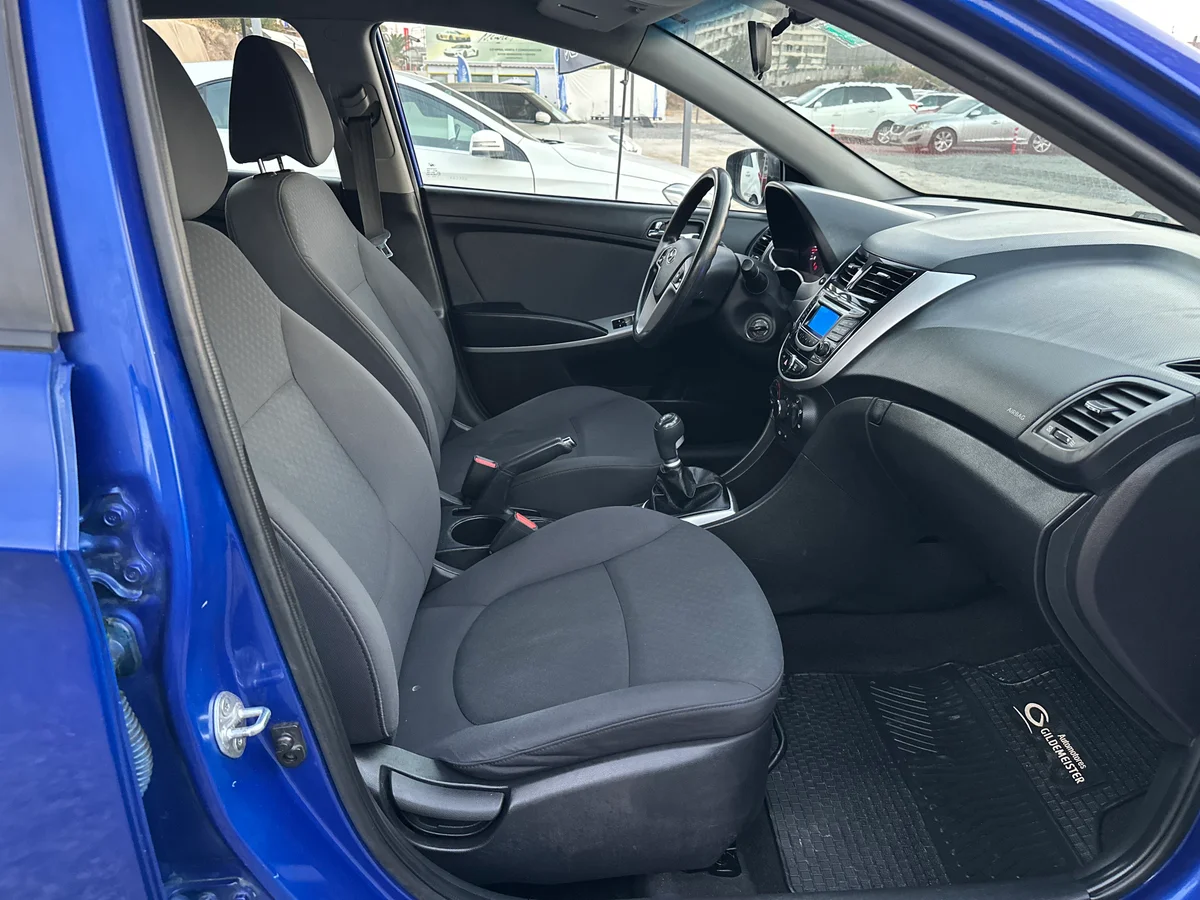 HYUNDAI ACCENT 1.4 RB HB GLS AC 2AB ABS - Miniatura 24