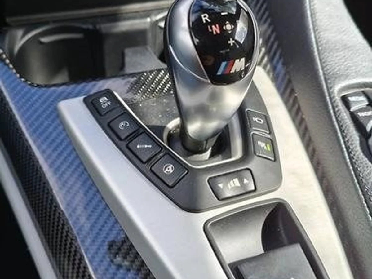 BMW M6 4.4 4X2 AT 2P 2014 - Miniatura 3