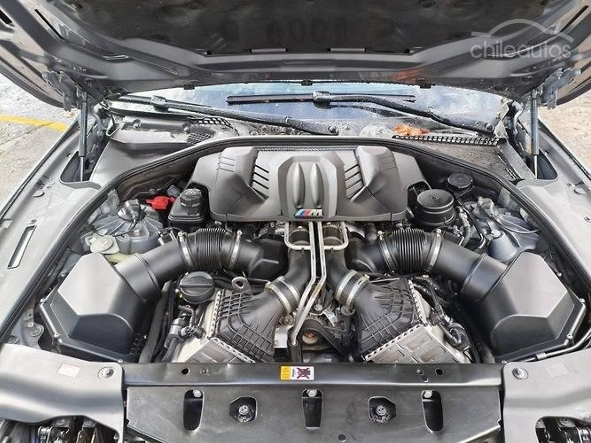 BMW M6 4.4 4X2 AT 2P 2014 - Miniatura 8