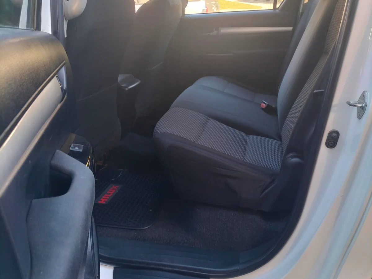 Toyota Hilux 4x2