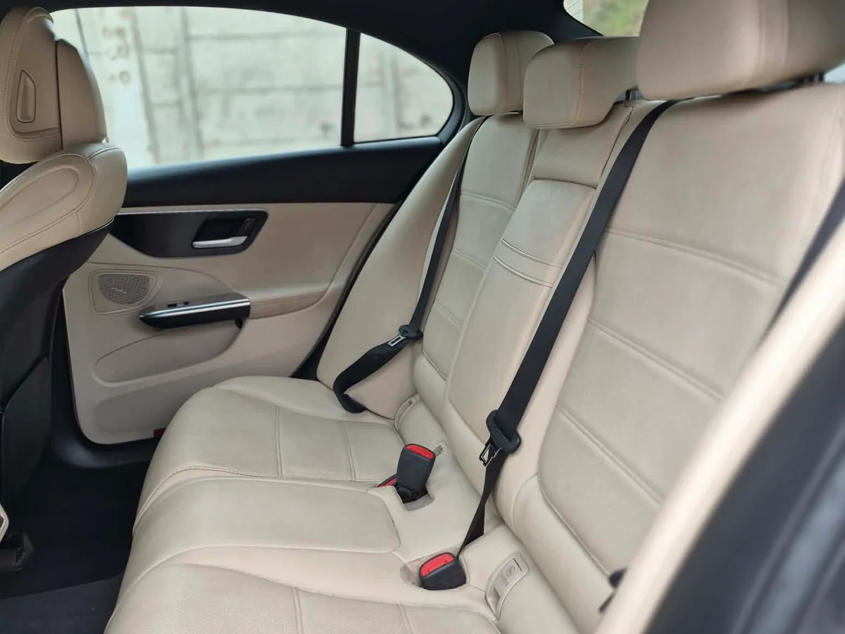 Mercedes Benz C200 2022 1.5 - Miniatura 8