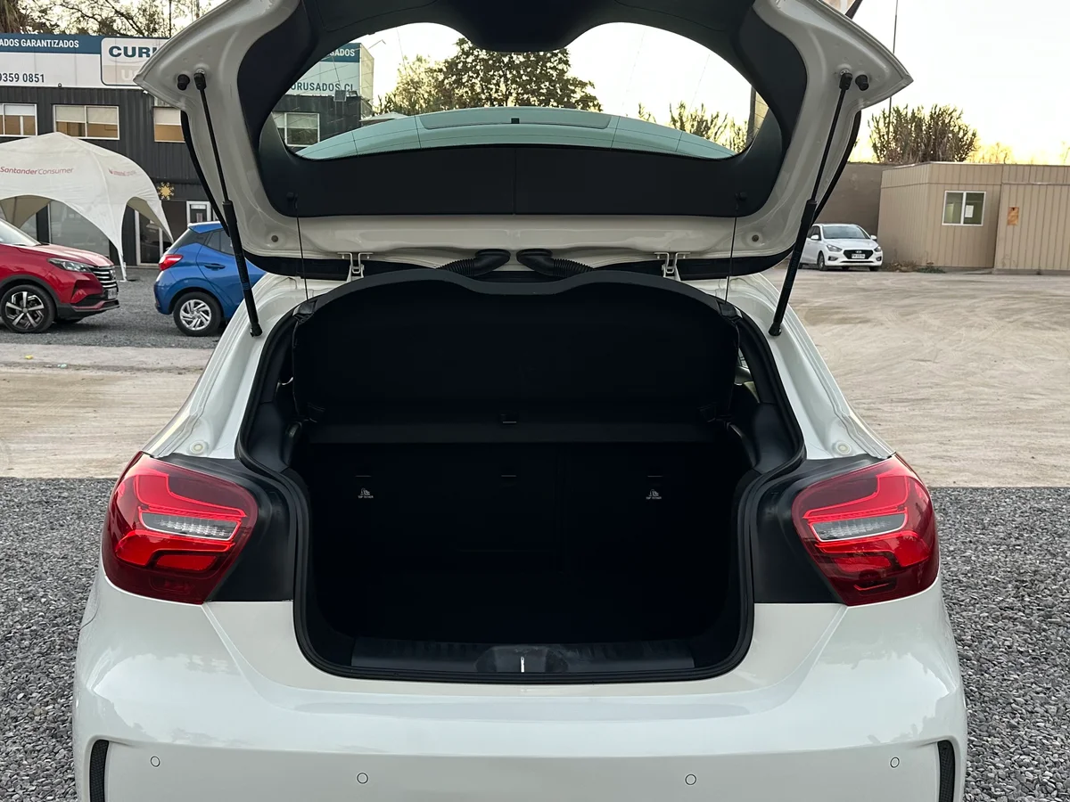 A200 2.1 CDI DCT AUT LOOK AMG DIESEL 2018 - Miniatura 10