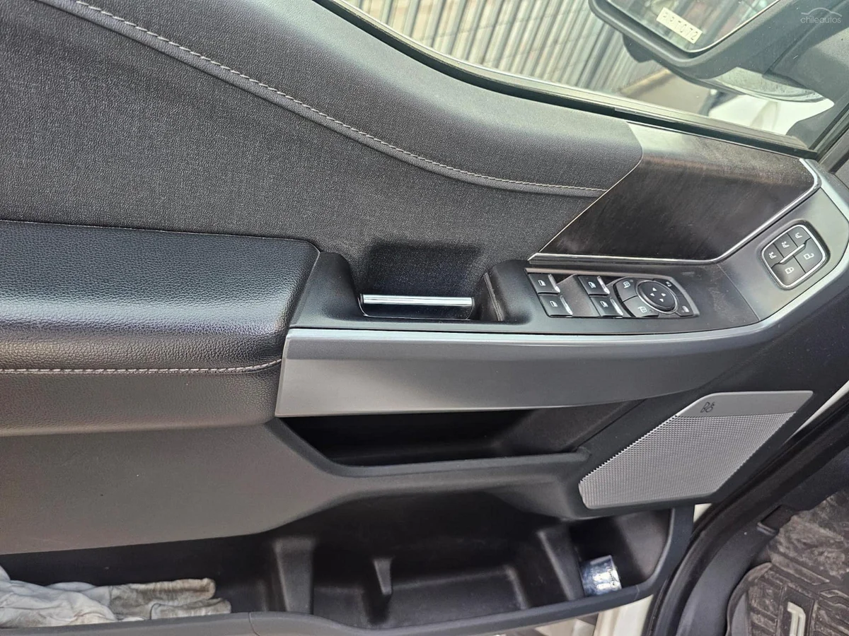Ford F-150 Lariat 4X4 5.0 2022 - Miniatura 6