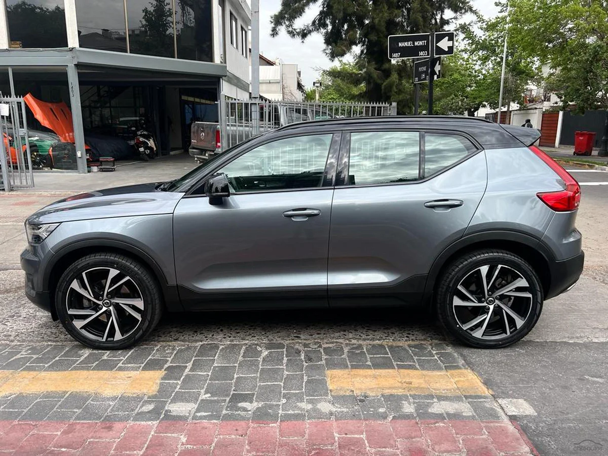 VOLVO XC40 T5 R-DESIGN 2019 - Miniatura 2