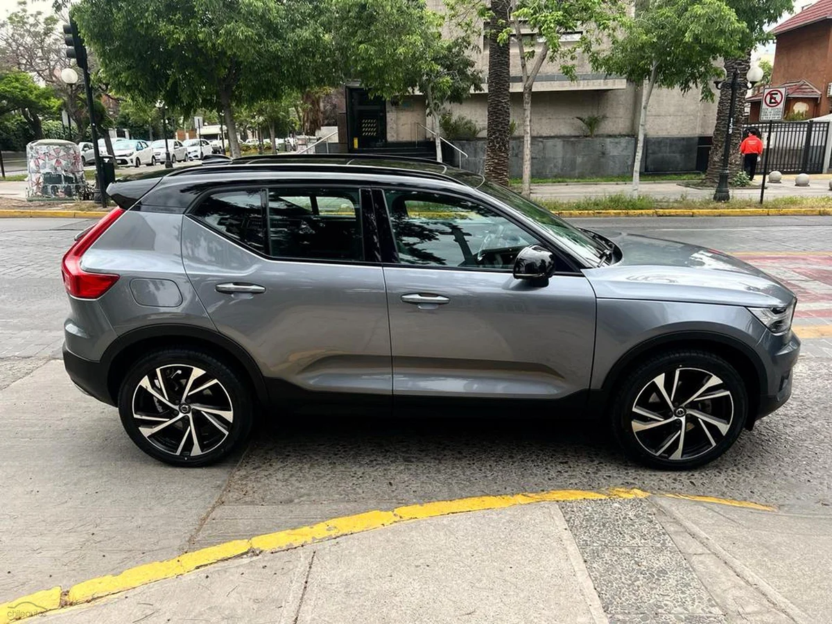 VOLVO XC40 T5 R-DESIGN 2019 - Miniatura 4