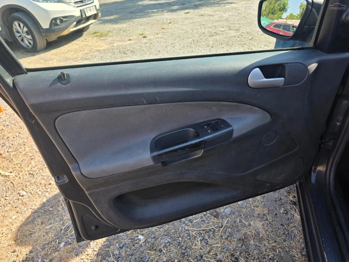VOLKSWAGEN Gol 1.6 Power AA 2011 - Miniatura 9