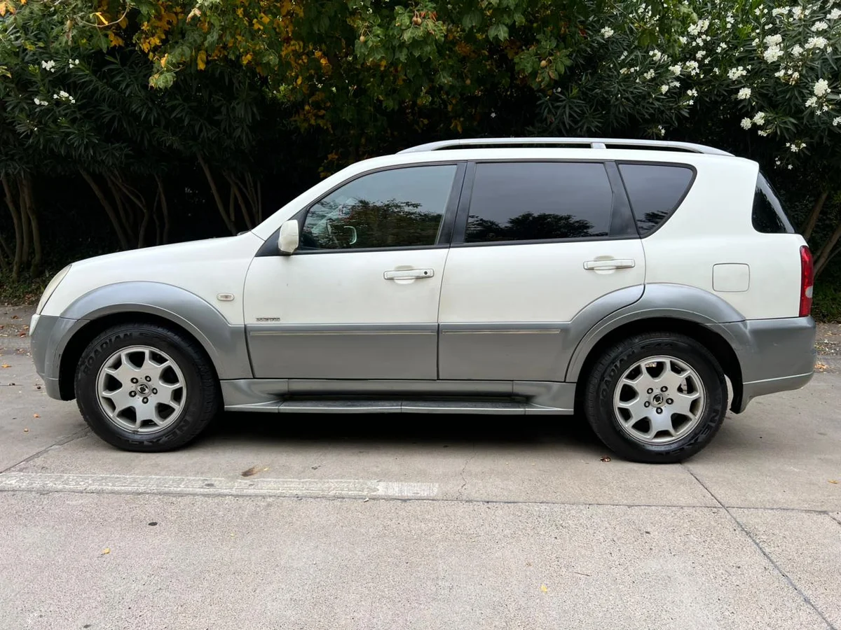 SSANGYONG REXTON II 2.7L DIESEL AUT 4X4 AÑO 2007 - Miniatura 9