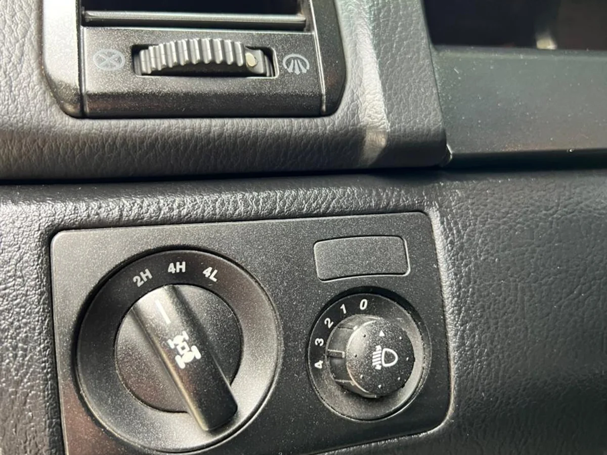 SSANGYONG REXTON II 2.7L DIESEL AUT 4X4 AÑO 2007 - Miniatura 21