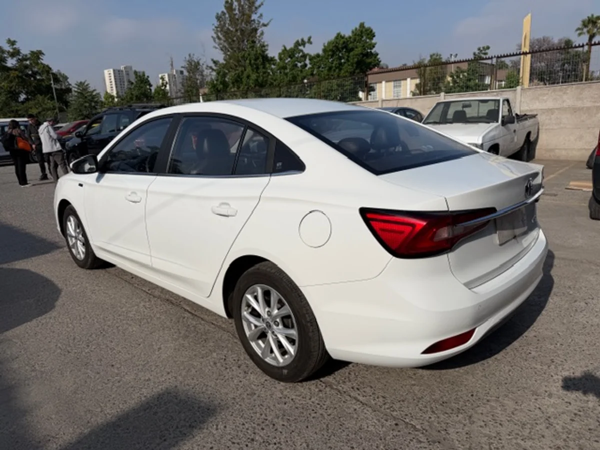 2024 MG MG5 1.5 CVT COM