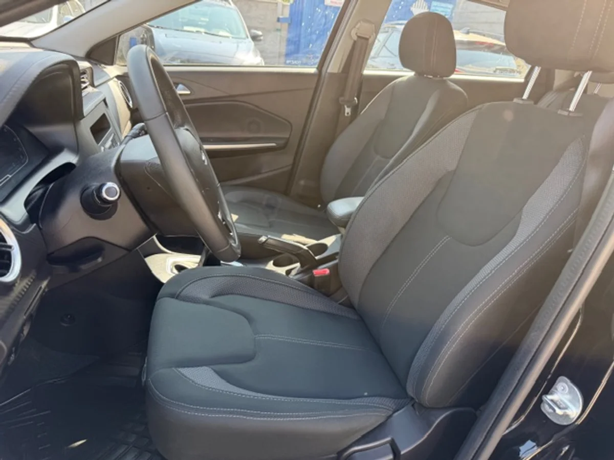 2024 Chery Tiggo 2 1.5 GL - Miniatura 8