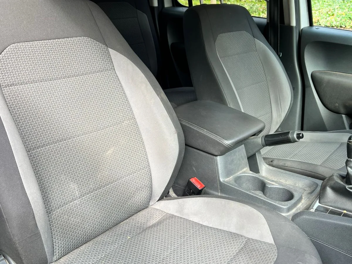 VOLKSWAGEN AMAROK TRENDLINE 4X2 MT - Miniatura 13