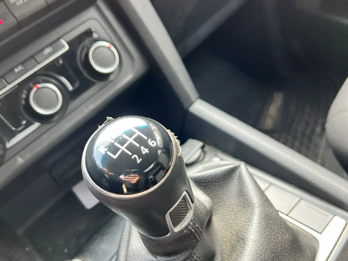 VOLKSWAGEN AMAROK TRENDLINE 4X2 MT - Miniatura 14