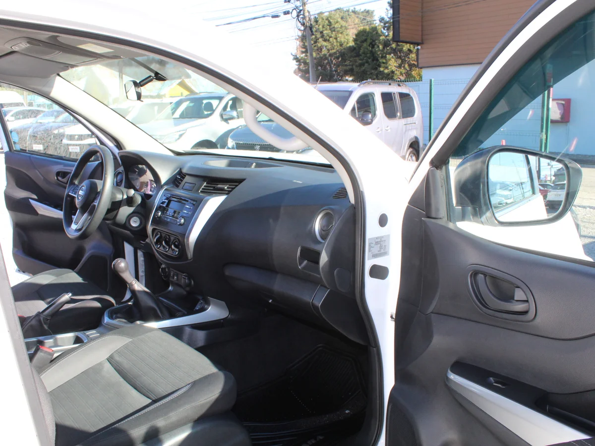 Nissan Navara — foto 5 de 17