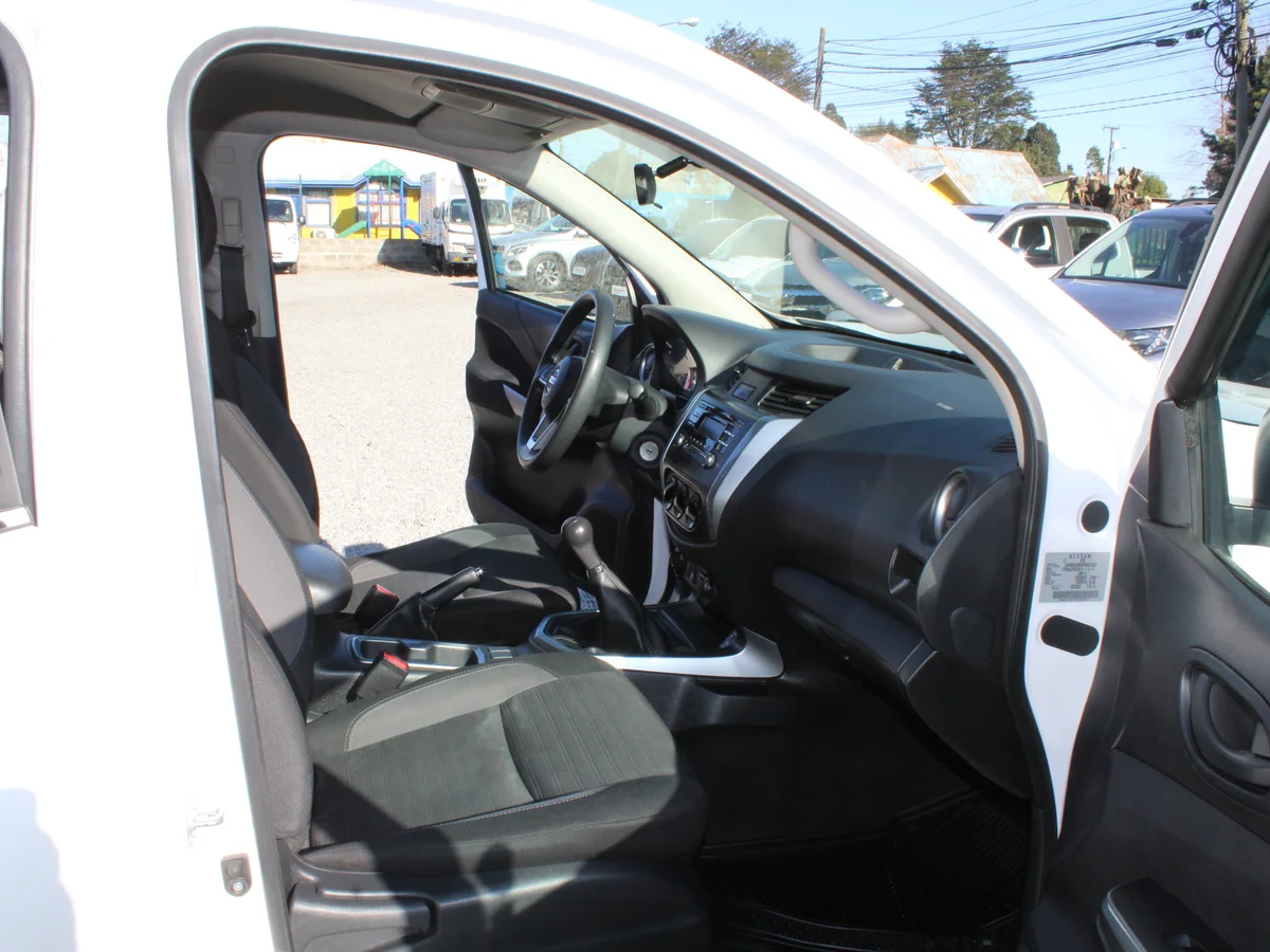 Nissan Navara — foto 6 de 17