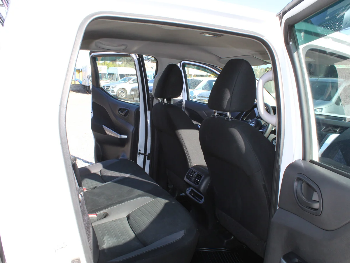 Nissan Navara — foto 7 de 17