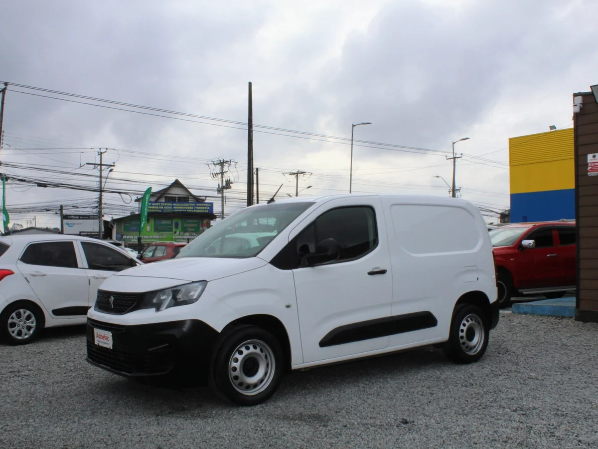 Nissan Navara — foto 13 de 17