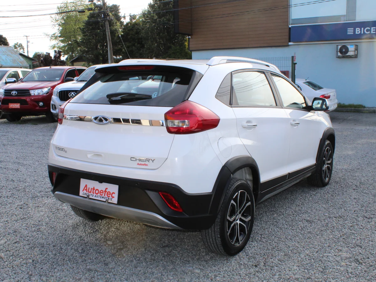 Chery Tiggo 2 — foto 8 de 11