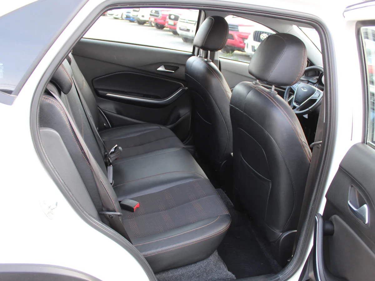 Chery Tiggo 2 — foto 7 de 11