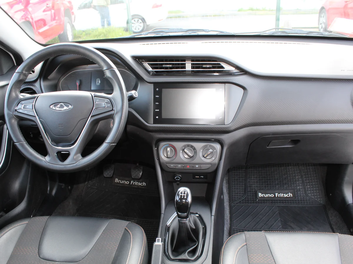 Chery Tiggo 2 — foto 6 de 11